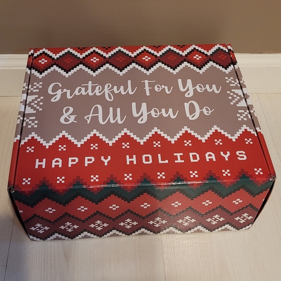 NIB Grateful For You and All You Do Holiday Gift Mug Socks Blanket Christmas - Picture 7 of 10